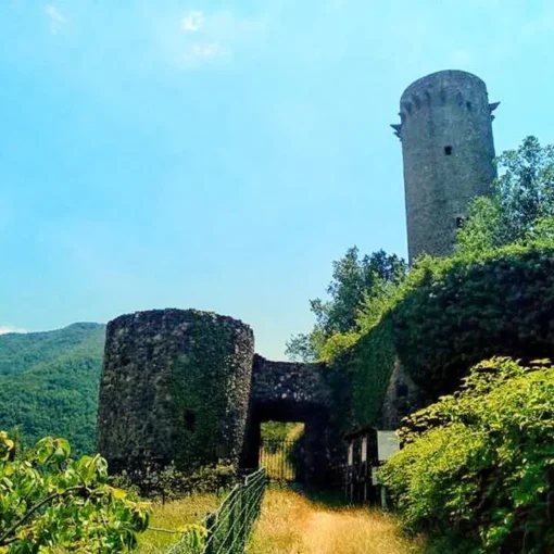 Castello di Comano, Lunigiana