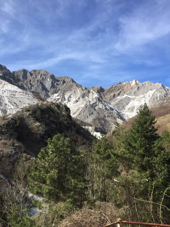come visitare le cave di Carrara, vista sulle cave da Colonnata