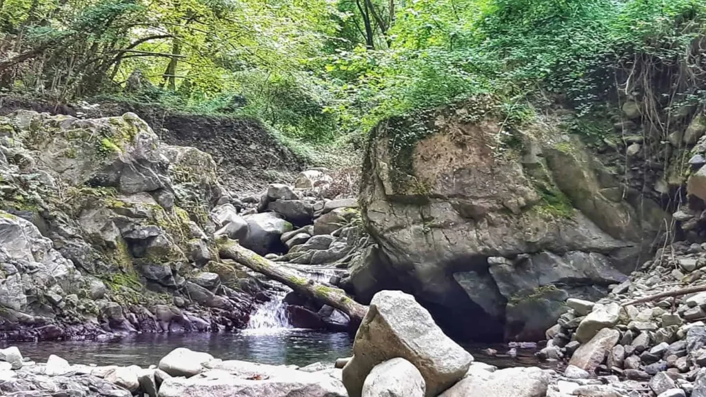 Pozza lungo il torrente