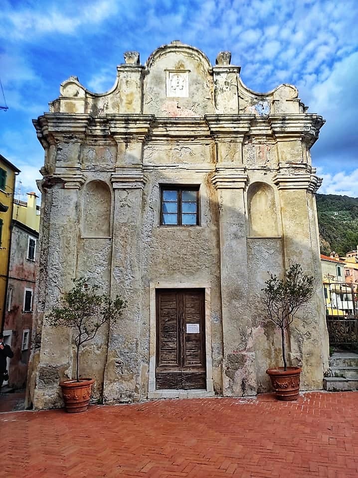 Facciata dell'Oratorio di Santa Maria Assunta