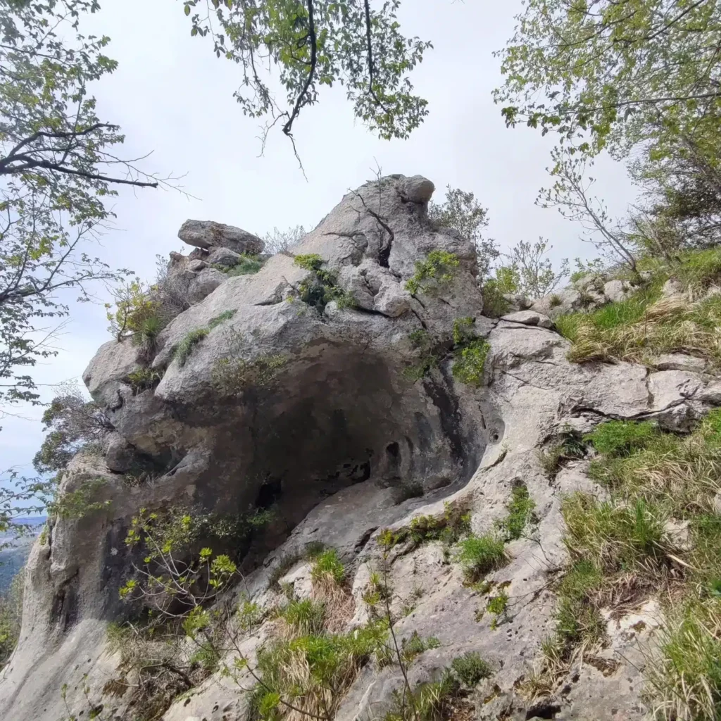 Rocce salendo al Monte Gabberi