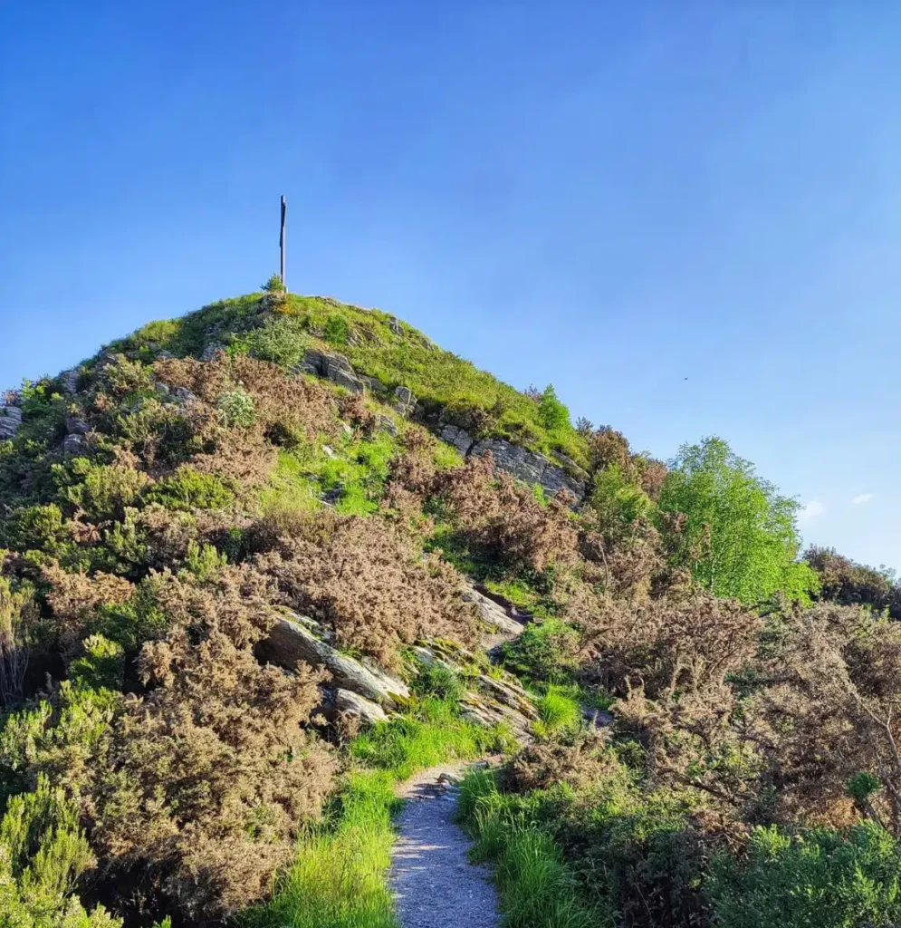 Vetta Monte Folgorito ed ultimo tratto del sentiero