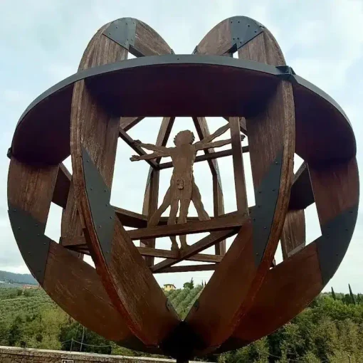 Scultura L’Uomo di Vinci ispirata all’Uomo Vitruviano di Leonardo