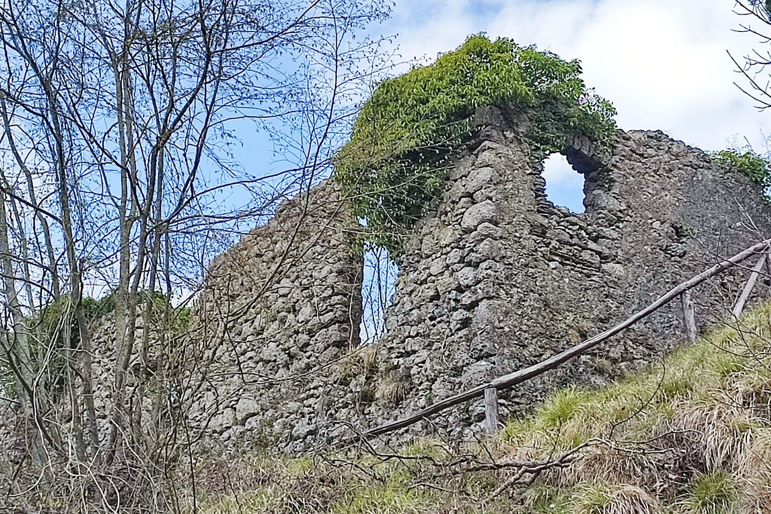 I resti della Dogana della Tecchia, Gabellaccia